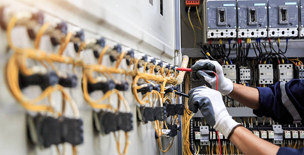 Professional Electrician technician working in Dunn Loring, VA
